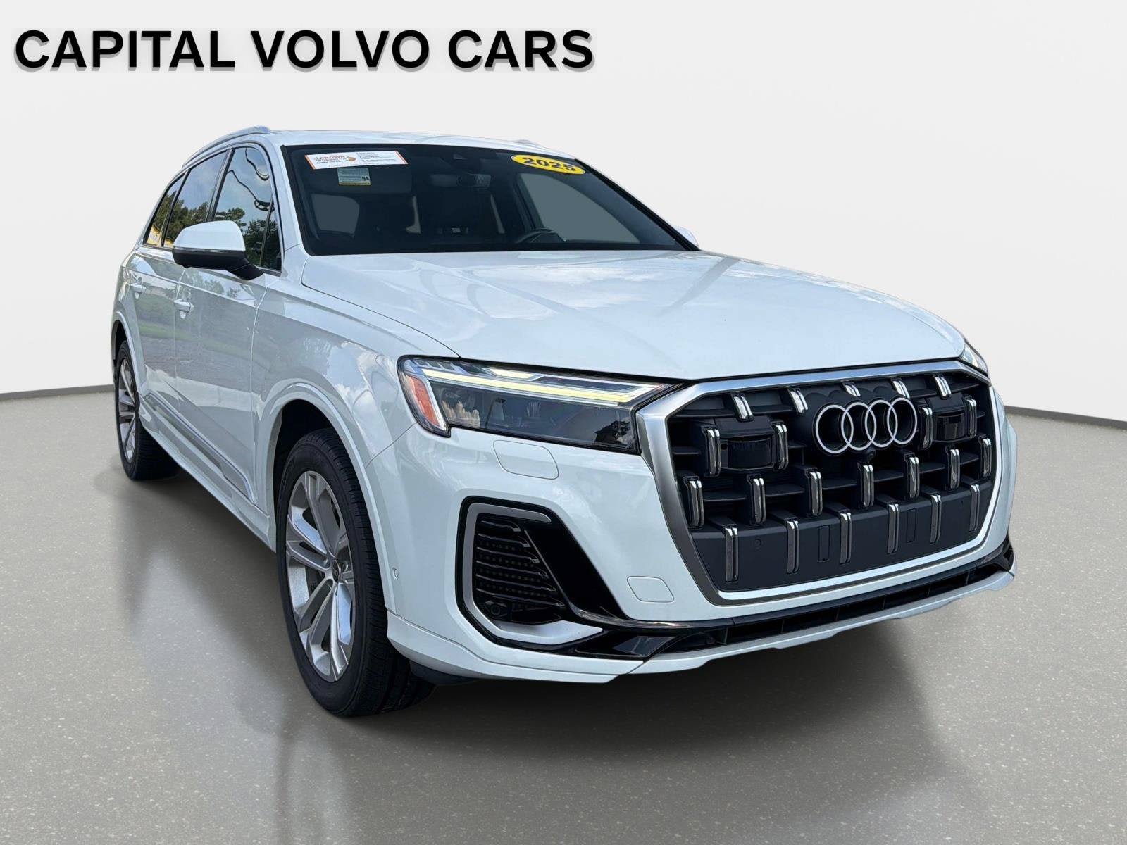 Used 2025 Audi Q7 3.0T Premium Plus AWD/4WD image 3