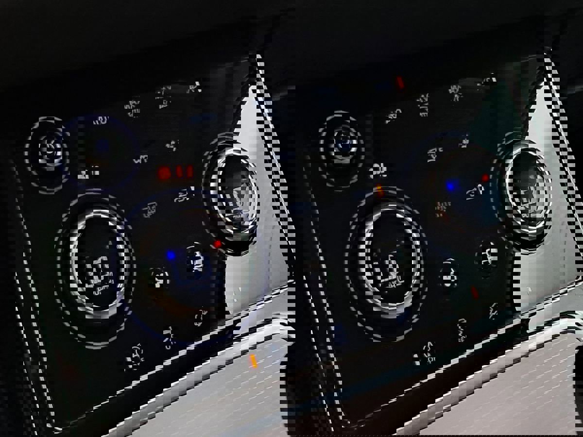 Used 2021 Land Rover Range Rover Evoque S AWD/4WD image 35