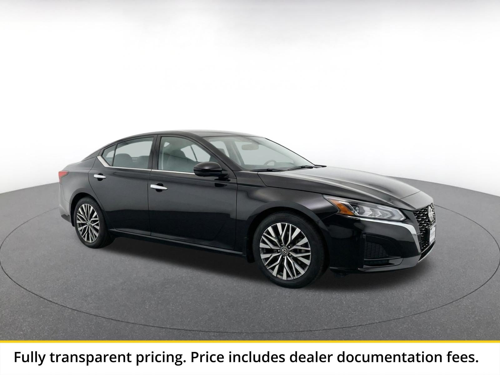 Used 2025 Nissan Altima 2.5 SV FWD image 1