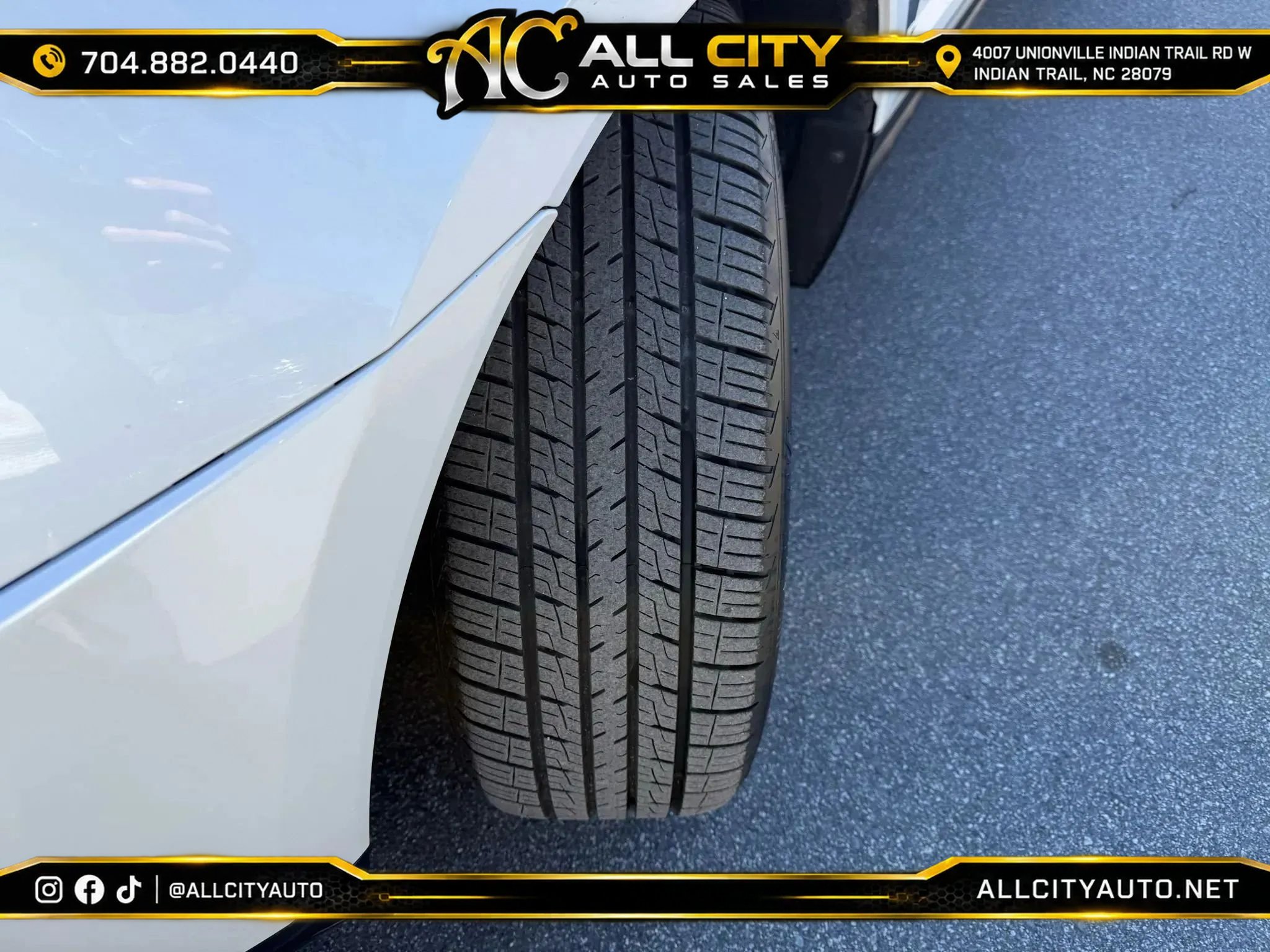 Used 2010 Cadillac SRX Premium FWD image 33