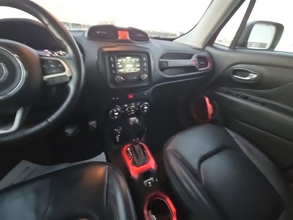 Used 2016 Jeep Renegade Trailhawk w/ Premium Trailhawk Package image 26