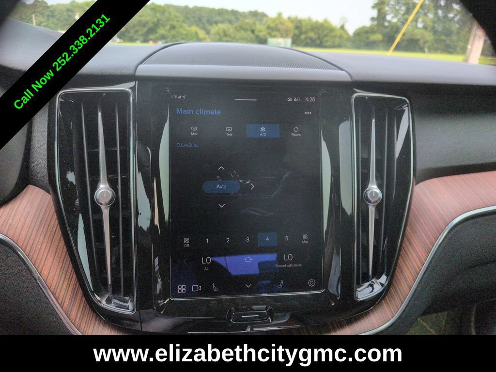 Used 2023 Volvo XC60 B5 Plus AWD/4WD image 12