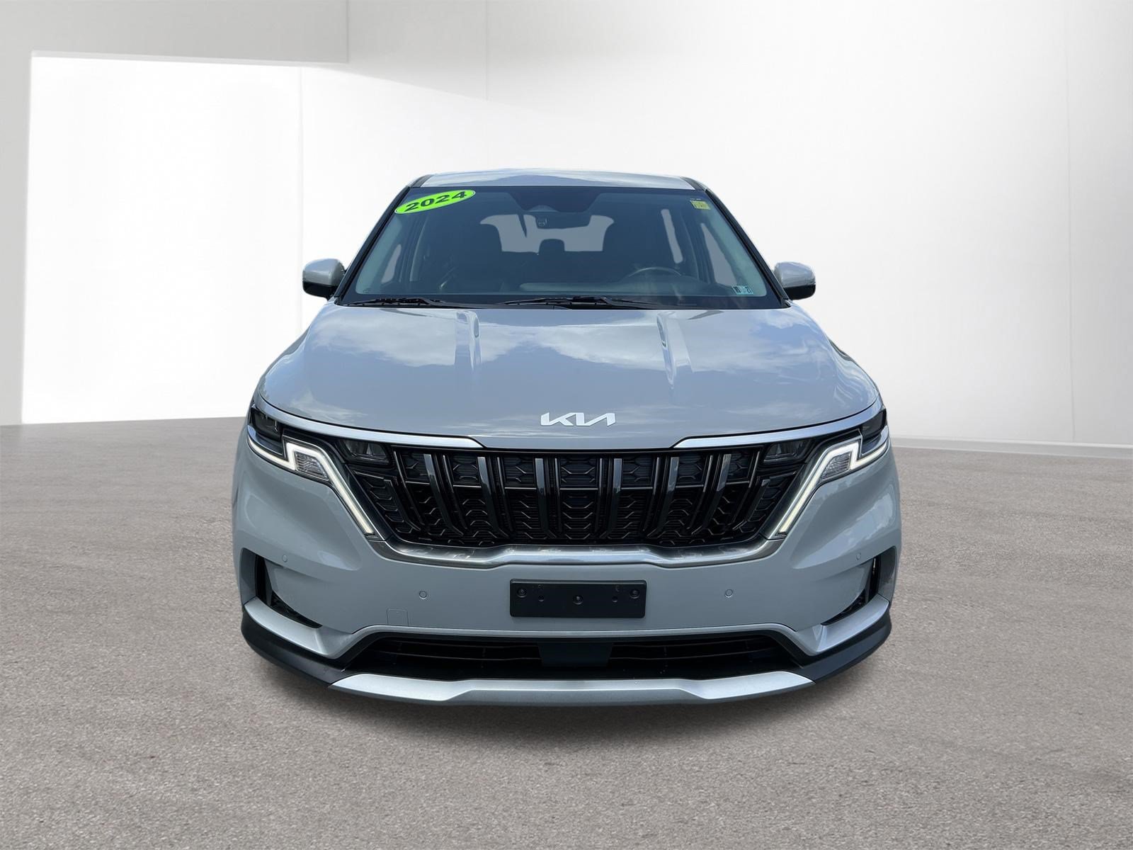 Used 2024 Kia Carnival EX FWD image 13