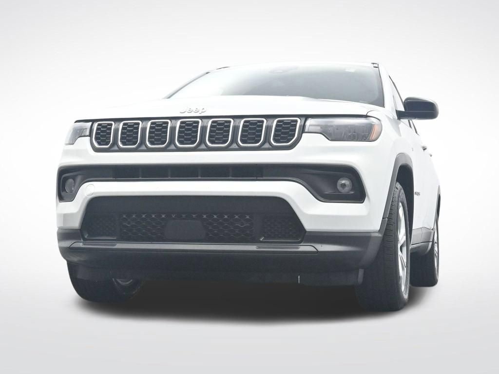 Used 2024 Jeep Compass Latitude image 31