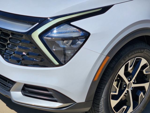 Certified 2023 Kia Sportage EX image 9