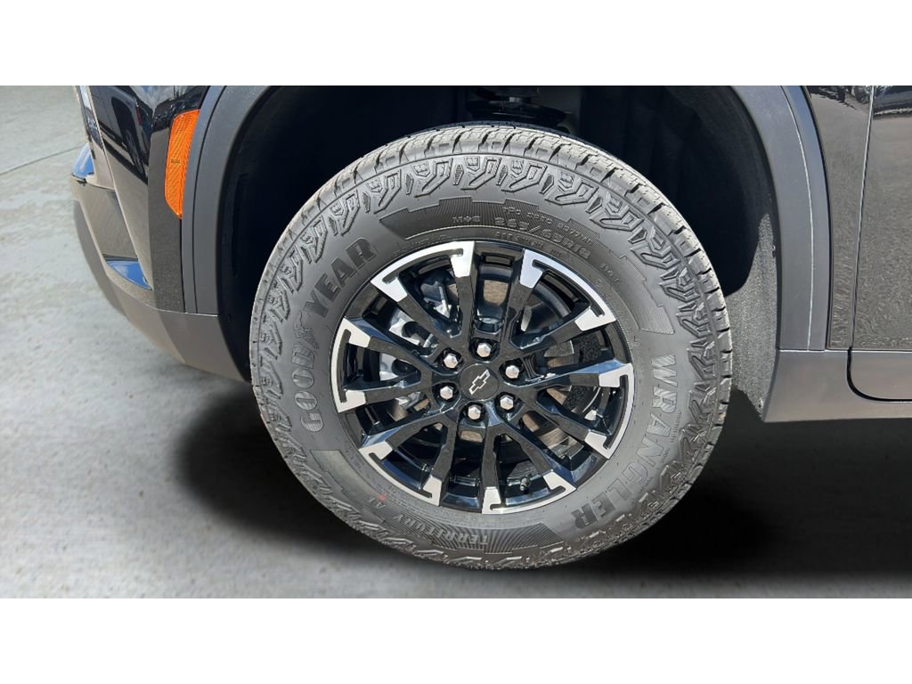 Certified 2025 Chevrolet Traverse Z71 w/ Driver Confidence Package image 35