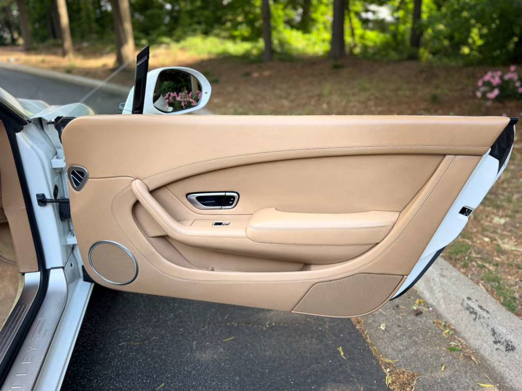 Used 2016 Bentley Continental GT AWD/4WD image 39