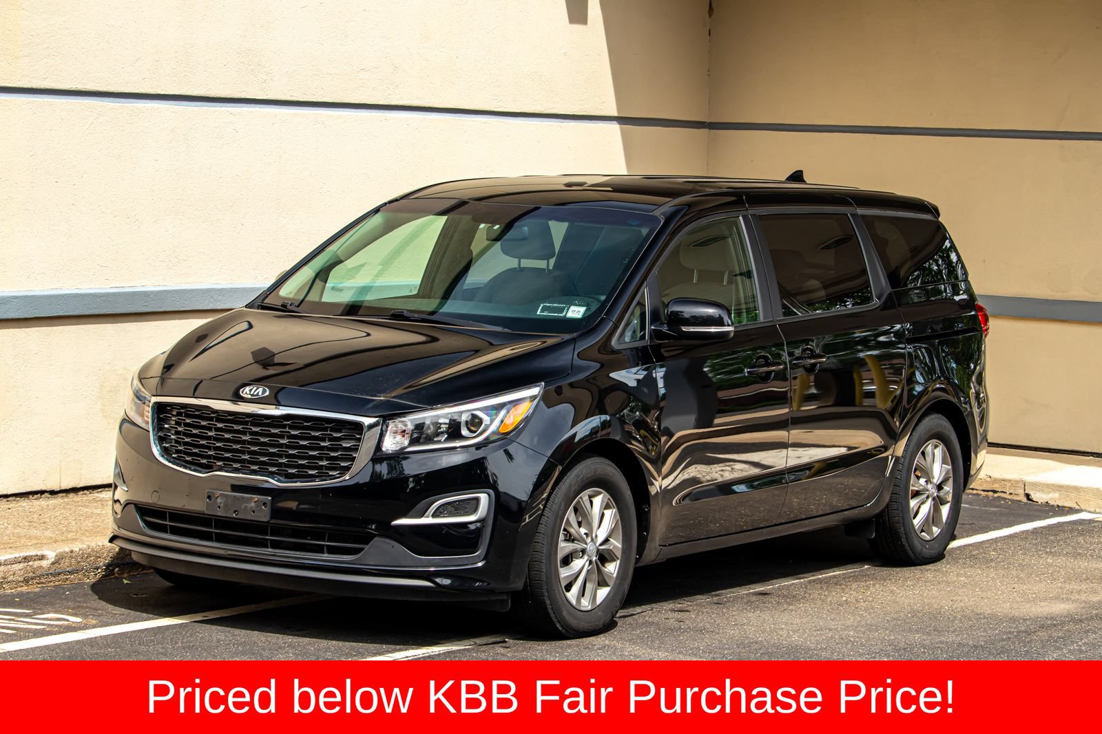 Used 2021 Kia Sedona LX FWD image 1