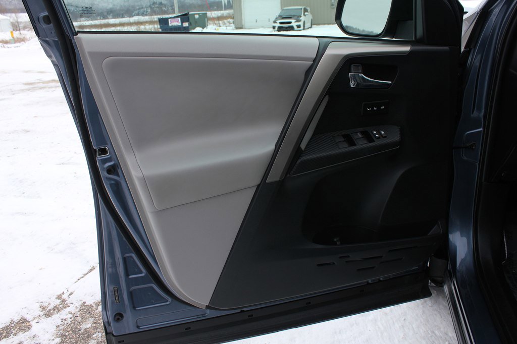 Used 2013 Toyota RAV4 Limited AWD/4WD image 10