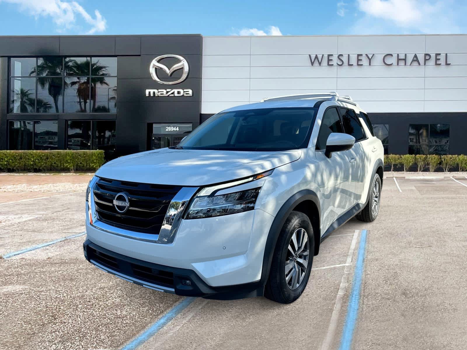 Used 2023 Nissan Pathfinder SL