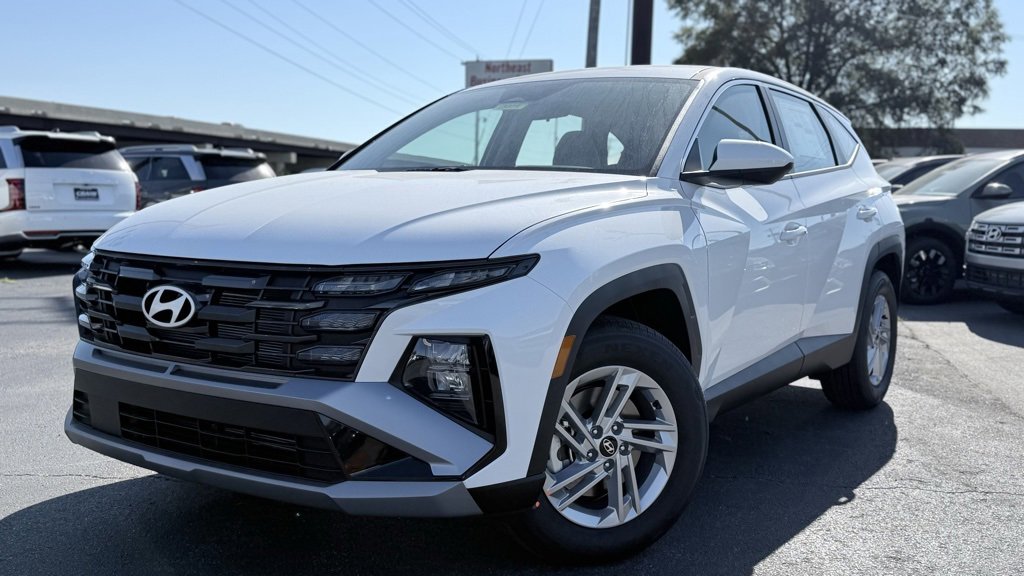 New 2026 Hyundai Tucson SE image 3