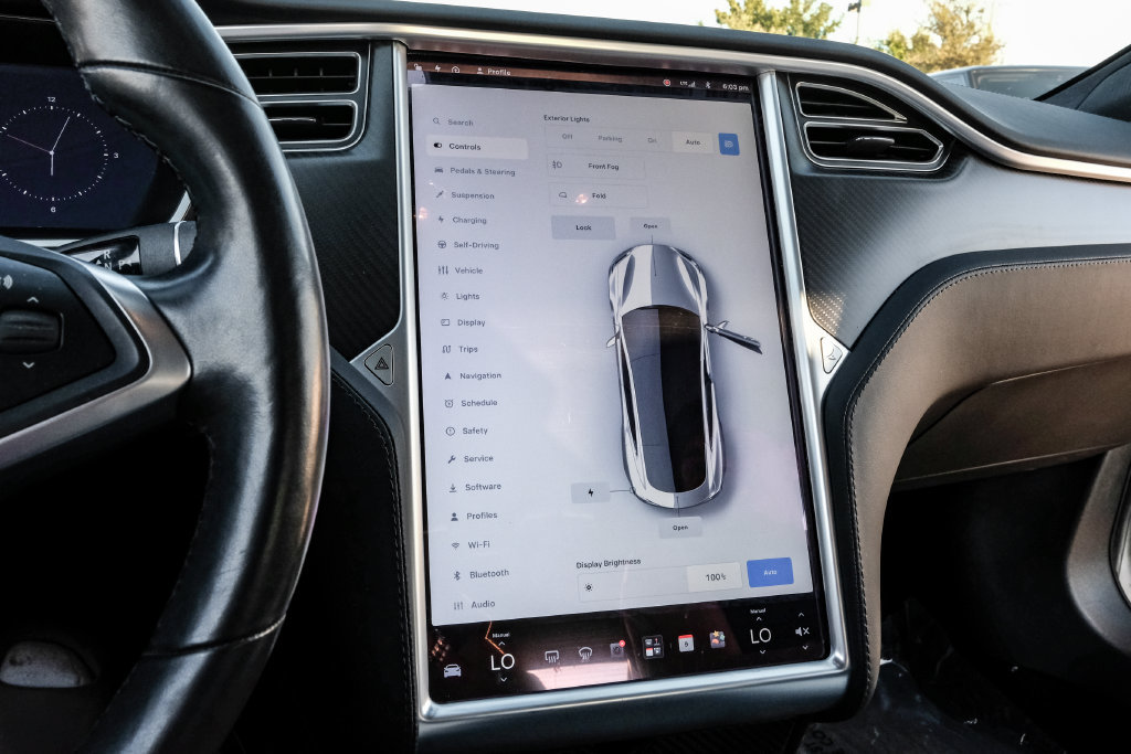 Used 2017 Tesla Model S 100D AWD/4WD image 23