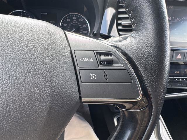 Used 2018 Mitsubishi Outlander SE image 18