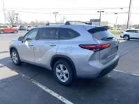 Used 2023 Toyota Highlander LE image 1