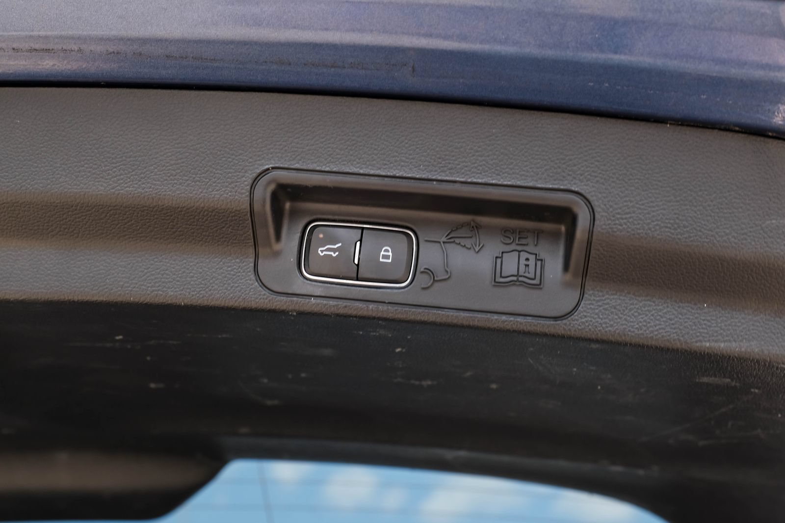Used 2020 Ford Explorer XLT w/ Equipment Group 202A RWD image 50
