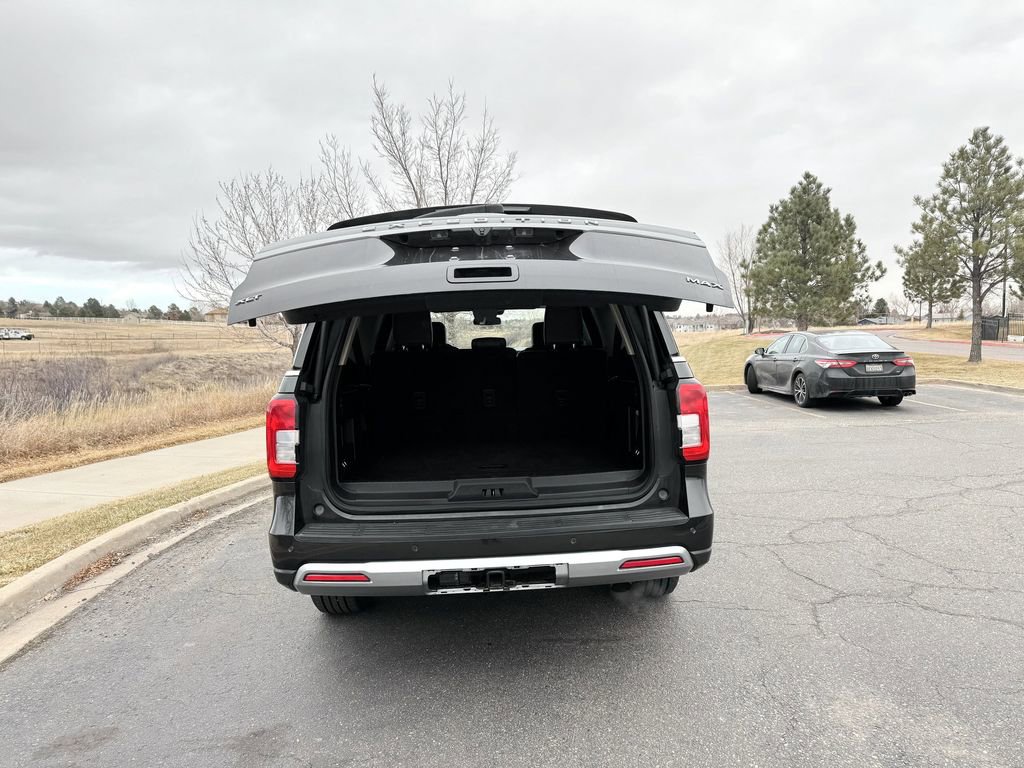 Used 2024 Ford Expedition Max XLT image 7