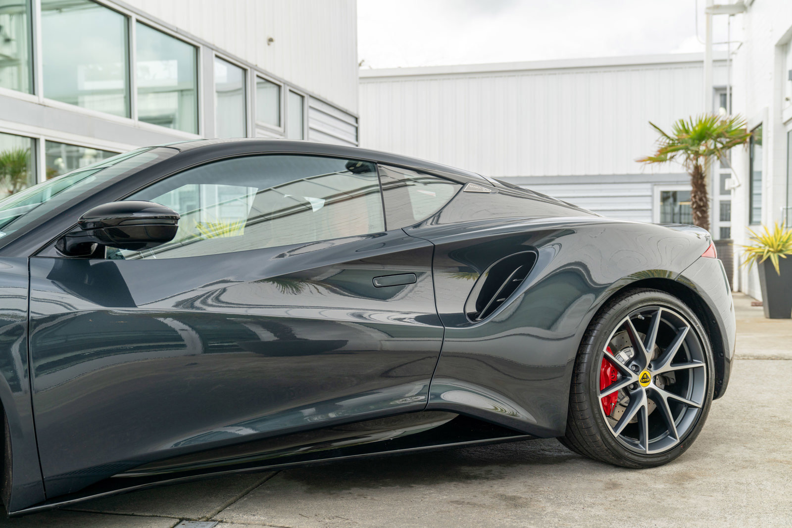 Used 2024 Lotus Emira First Edition image 7