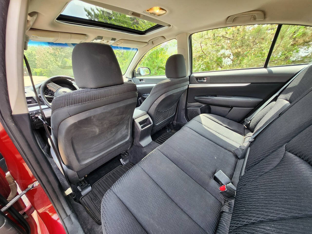 Used 2011 Subaru Legacy 2.5i Premium AWD/4WD image 21