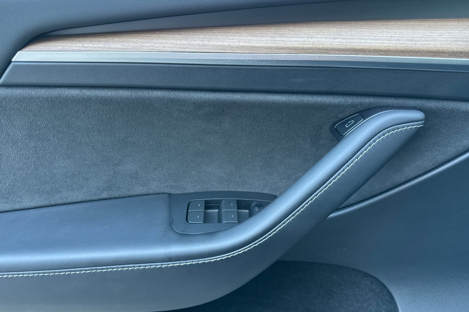 Used 2023 Tesla Model Y Long Range AWD/4WD image 10