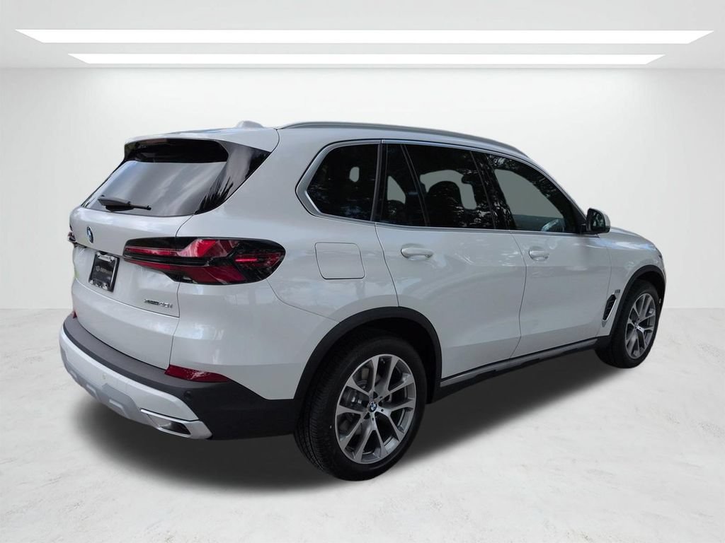 New 2026 BMW X5 xDrive40i w/ Parking Assistance Package AWD/4WD image 4