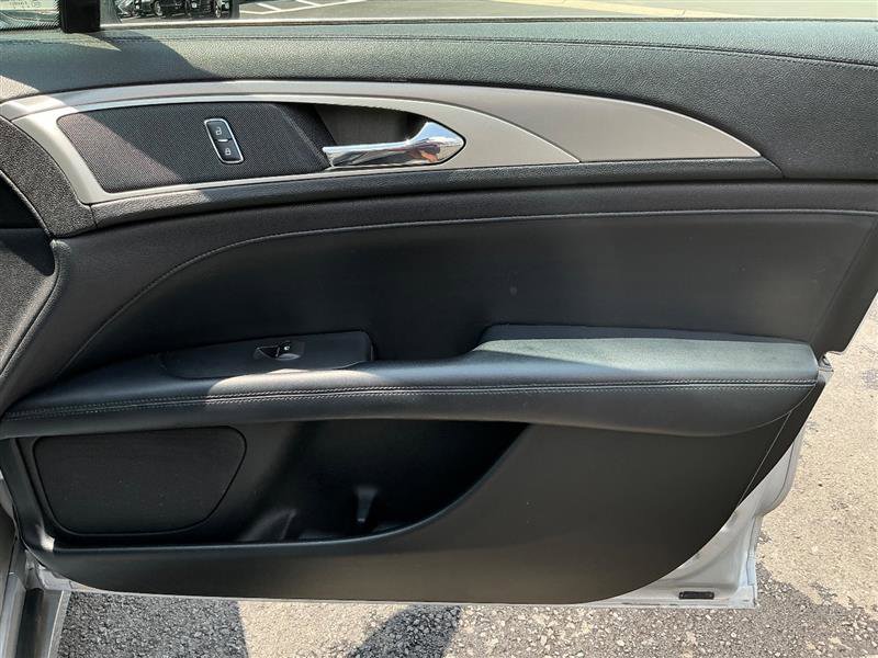 Used 2017 Lincoln MKZ Premiere image 30