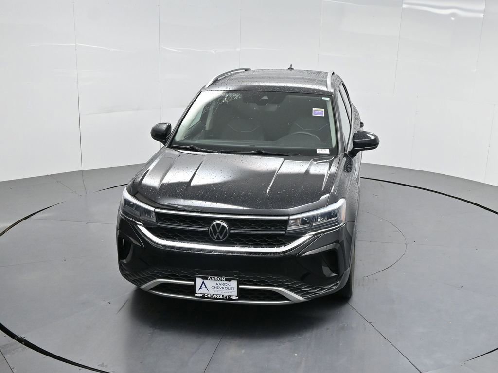 Used 2023 Volkswagen Taos SE w/ Panoramic Sunroof Package image 59