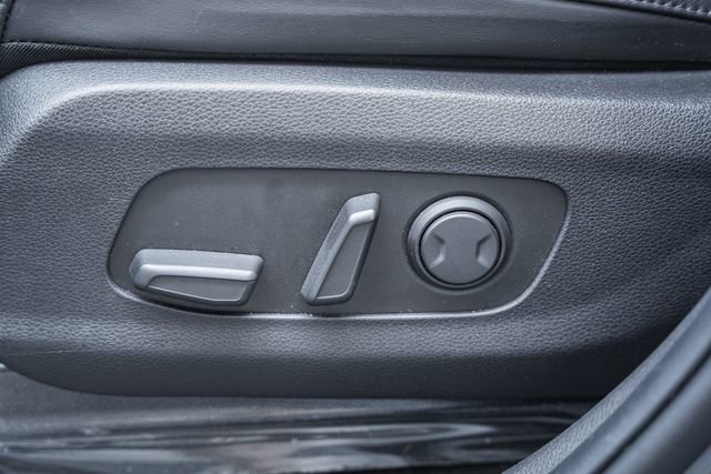 Used 2024 Kia Carnival EX FWD image 43