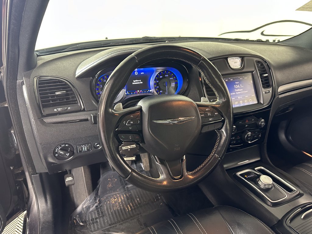 Used 2015 Chrysler 300 S AWD/4WD image 14