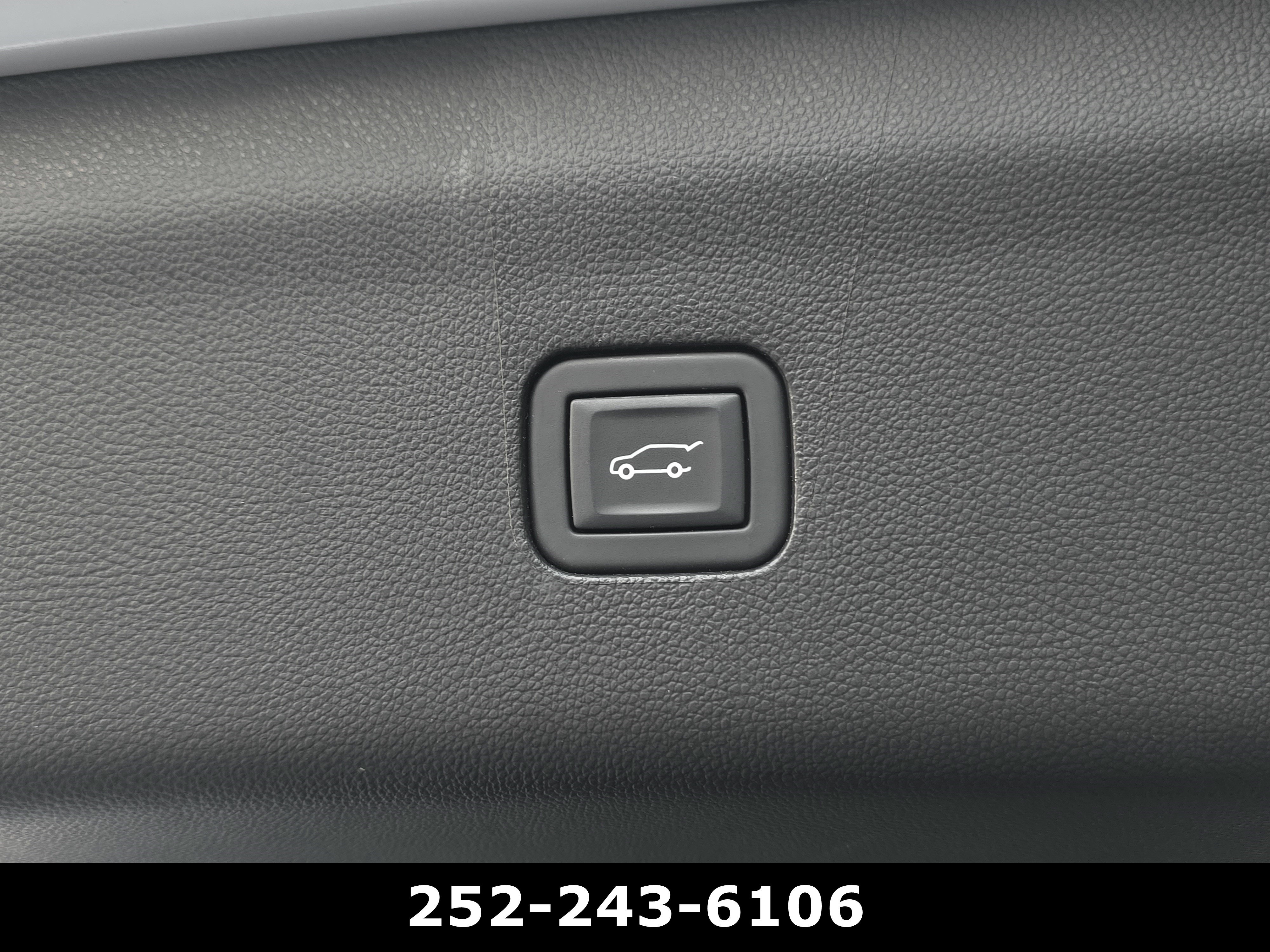 Used 2023 Buick Enclave Essence w/ Experience Buick Package FWD image 38