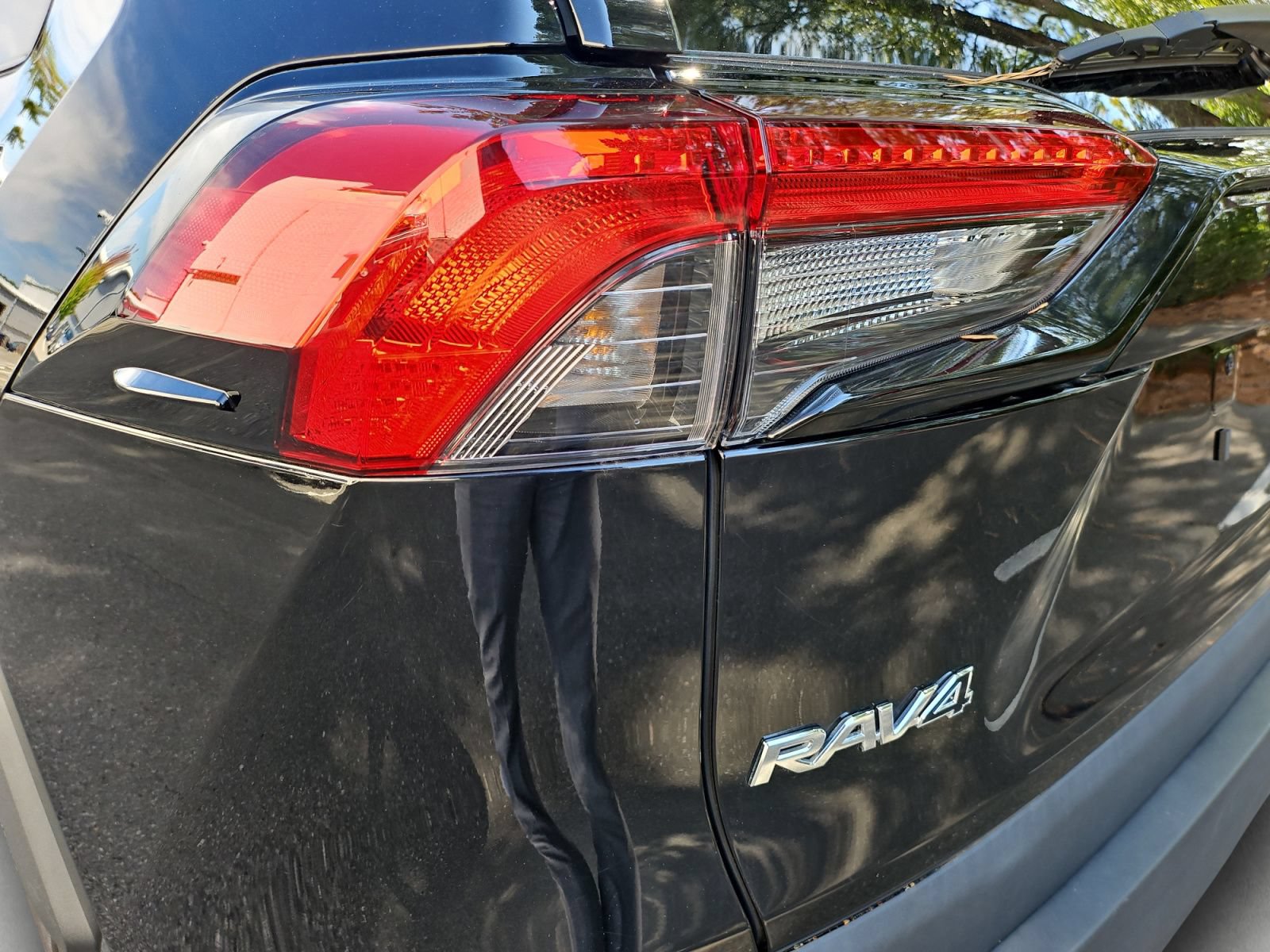 Used 2025 Toyota RAV4 XLE Premium w/ Weather Package AWD/4WD image 20