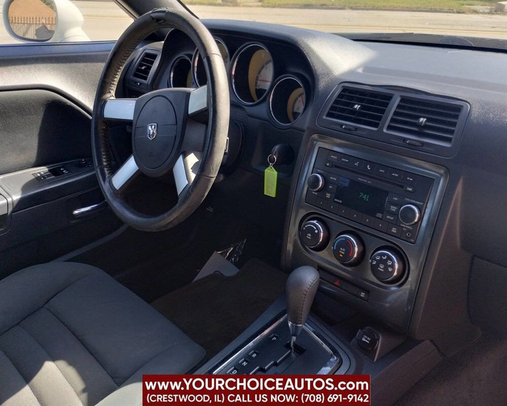 Used 2010 Dodge Challenger SE image 17