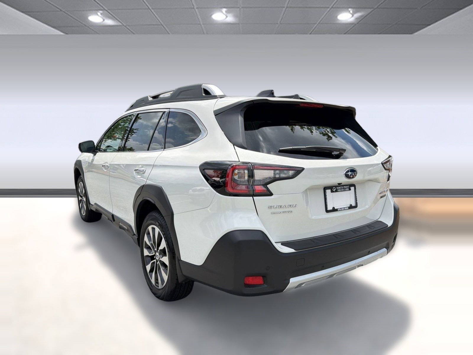 Used 2025 Subaru Outback Touring w/ Popular Package #2 AWD/4WD image 3