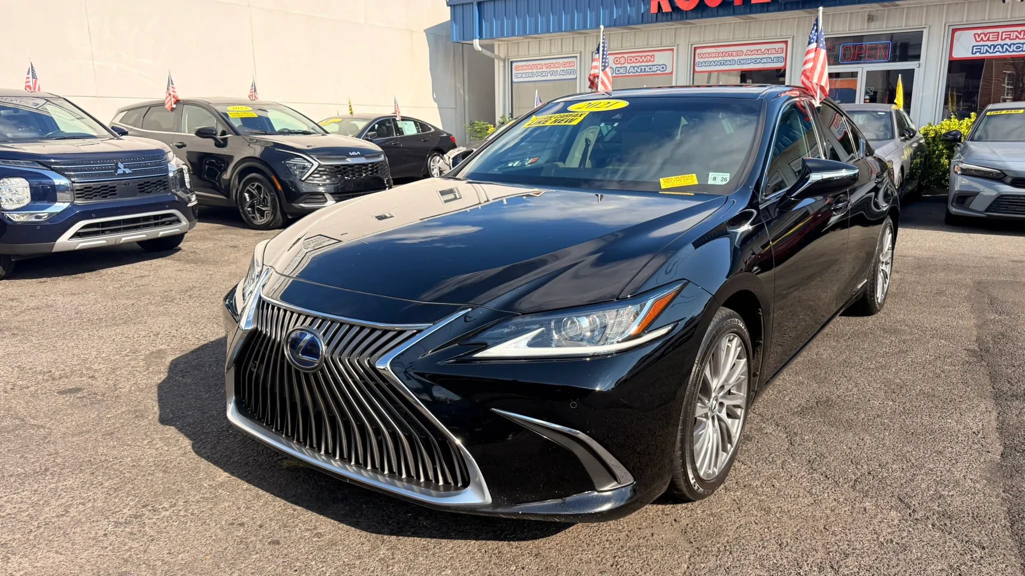 Used 2021 Lexus ES 300h w/ Premium Package FWD image 4