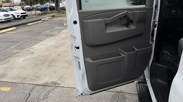 Used 2020 Chevrolet Express 3500 LT w/ LT Preferred Equipment Group RWD image 13