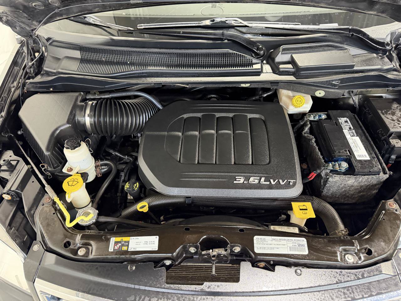 Used 2016 Chrysler Town & Country Touring FWD image 28