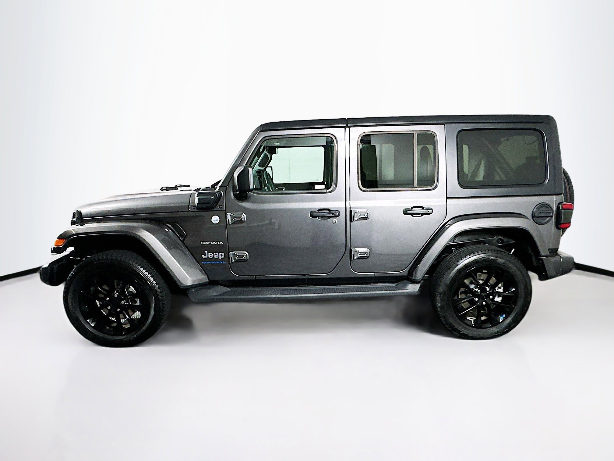 Used 2023 Jeep Wrangler Sahara w/ Cold Weather Group image 4