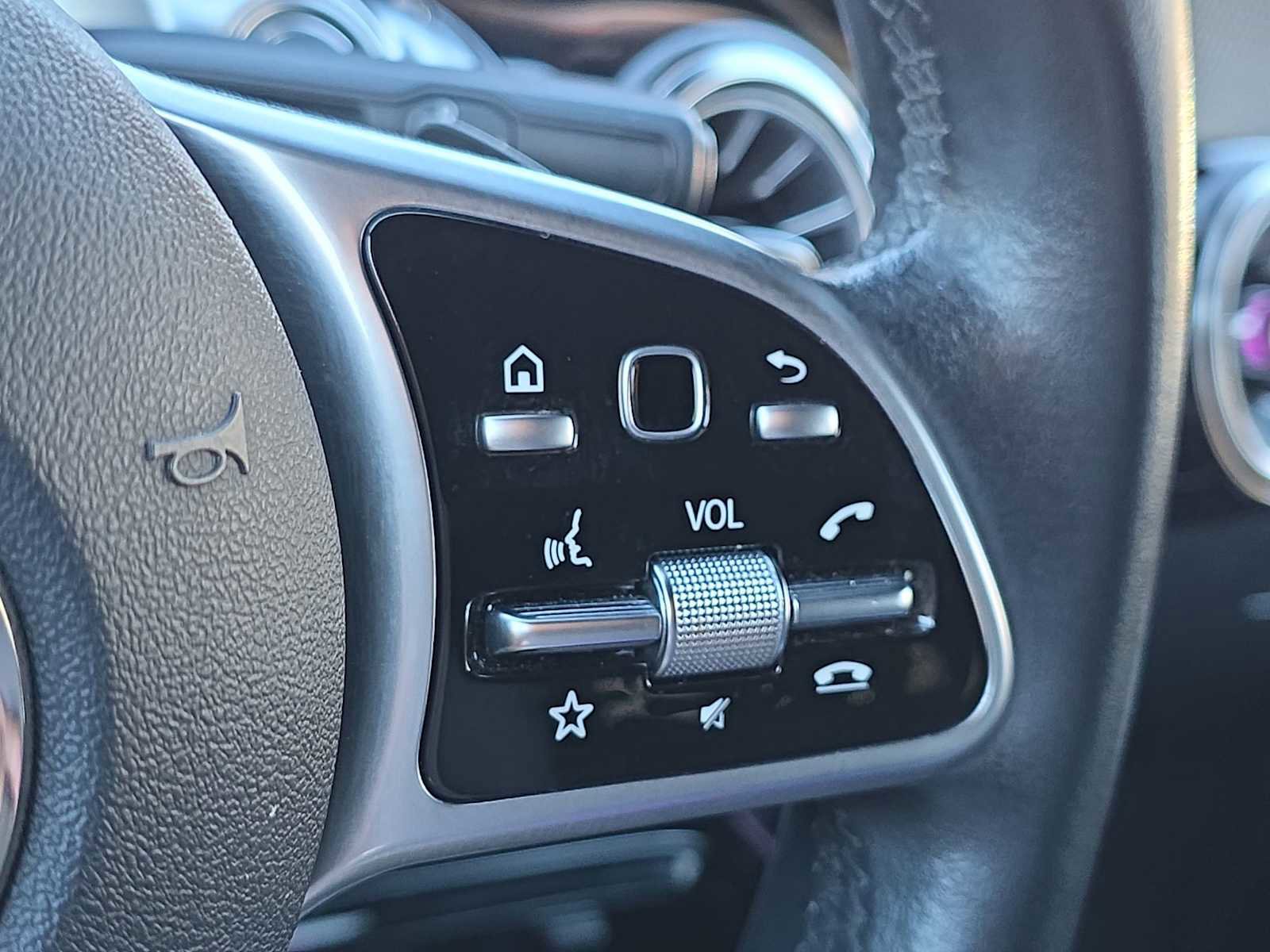 Used 2022 Mercedes-Benz EQB 300 4MATIC w/ Exclusive Package image 28