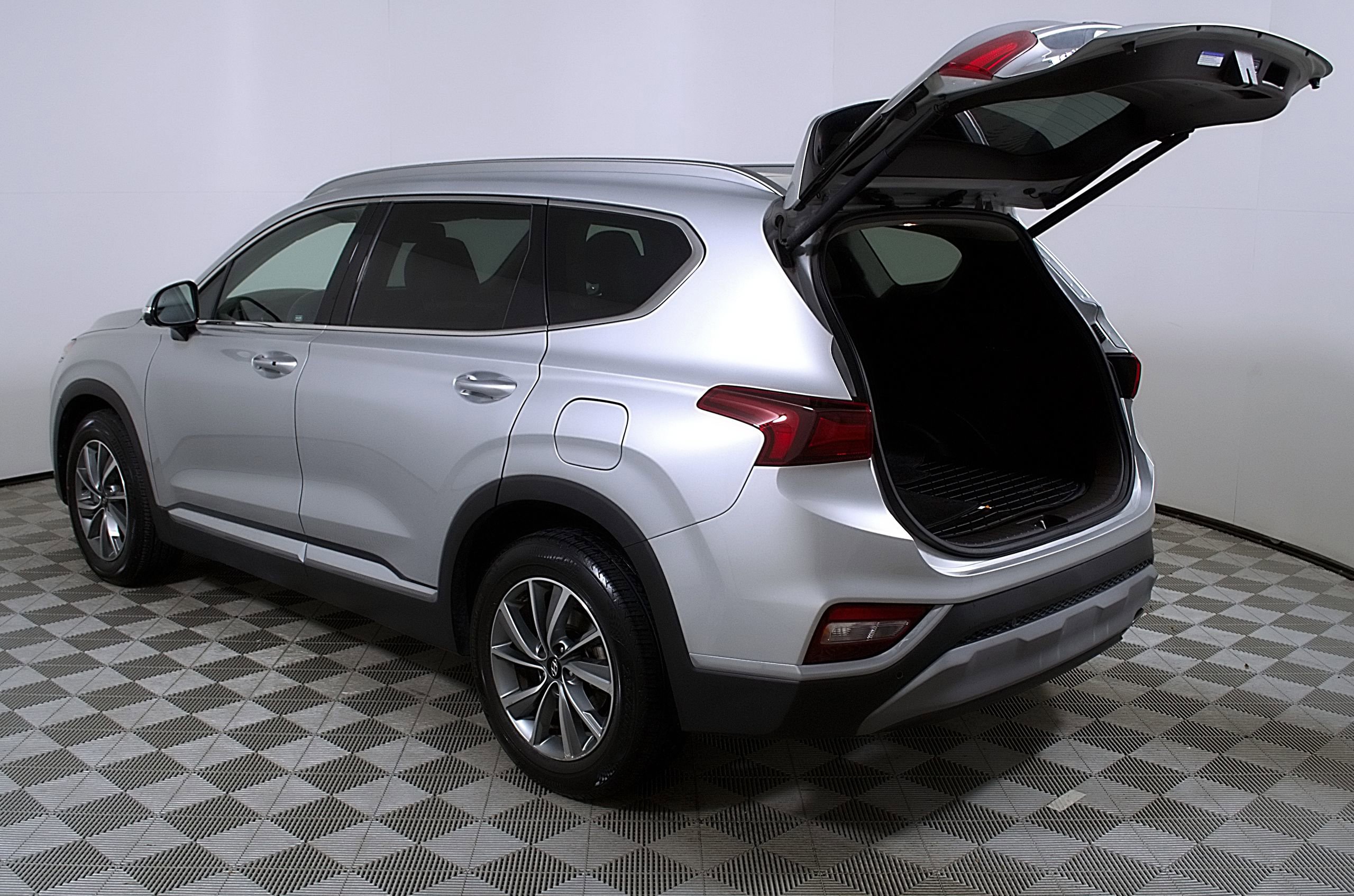 Used 2019 Hyundai Santa Fe FWD image 10