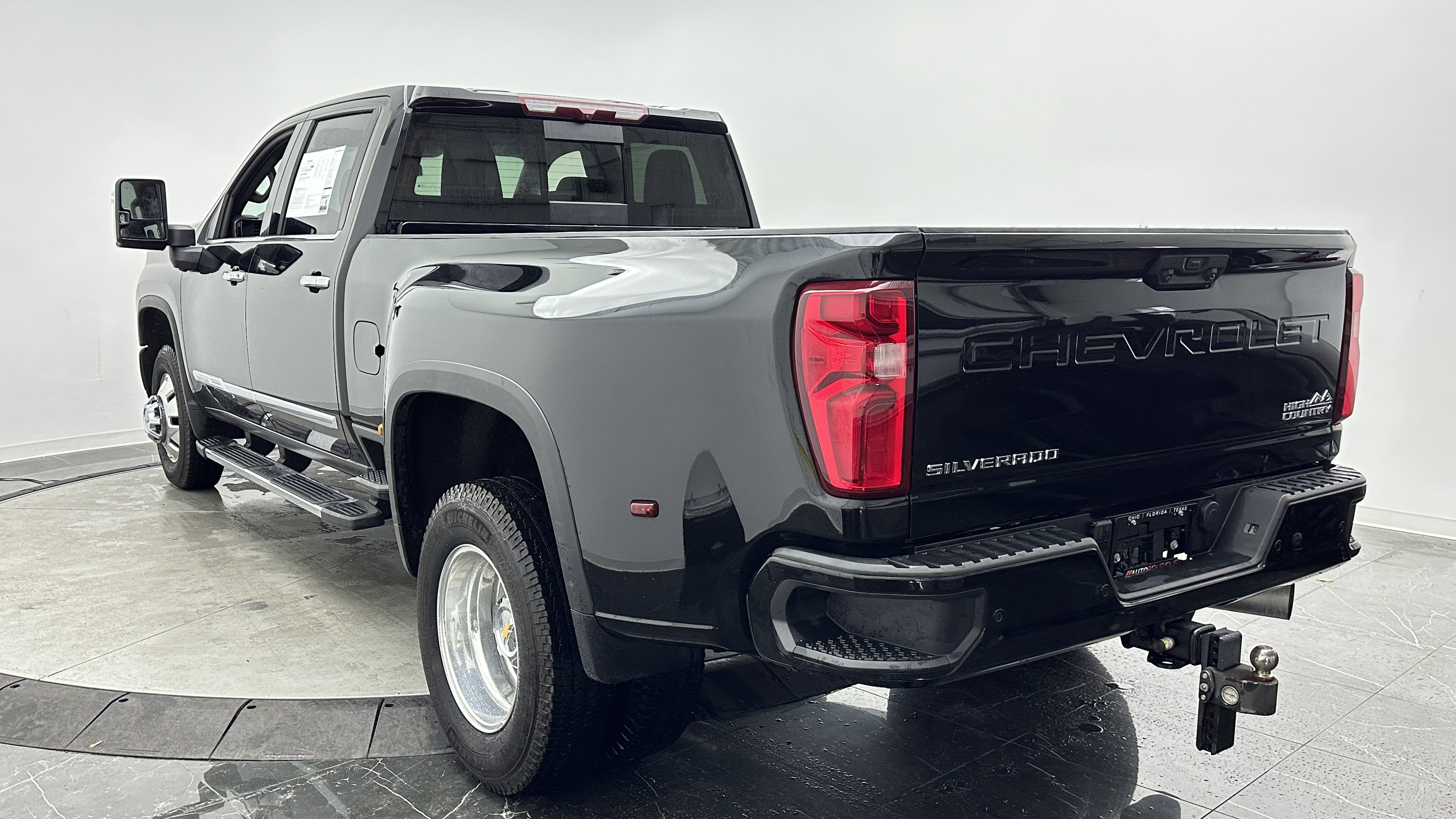 Used 2026 Chevrolet Silverado 3500 High Country AWD/4WD image 5