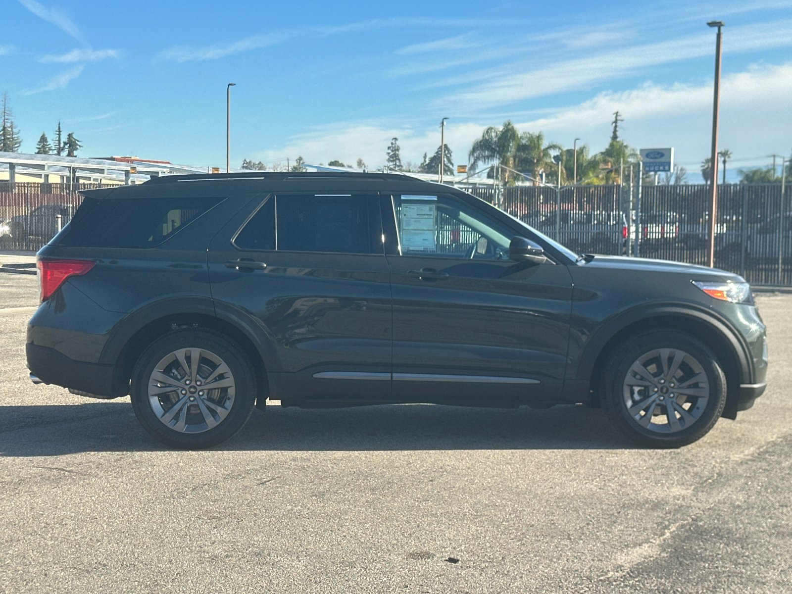 Certified 2022 Ford Explorer XLT w/ Equipment Group 202A image 3