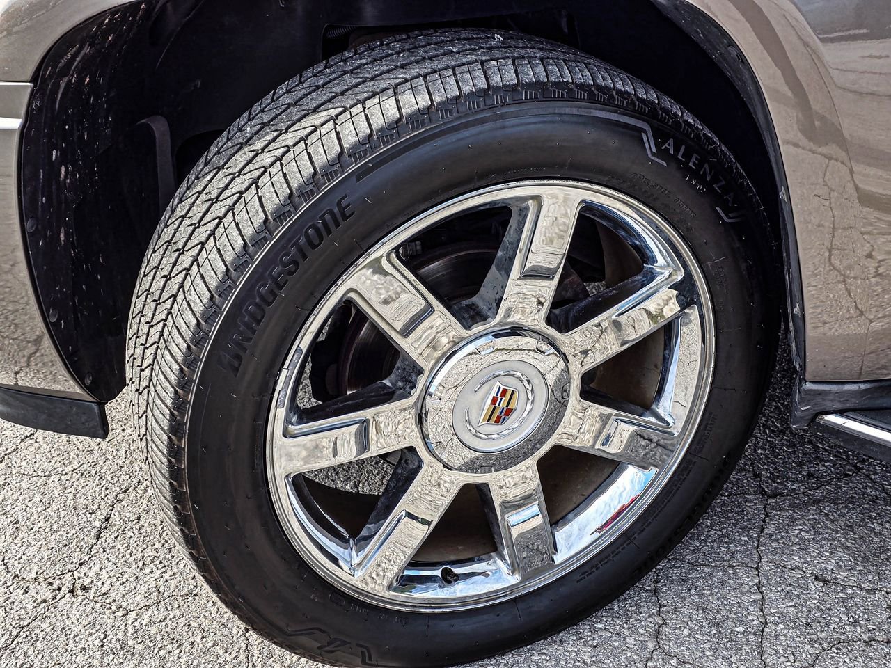 Used 2014 Cadillac Escalade Luxury AWD/4WD image 10