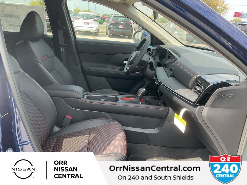 New 2025 Nissan Kicks SR FWD image 11