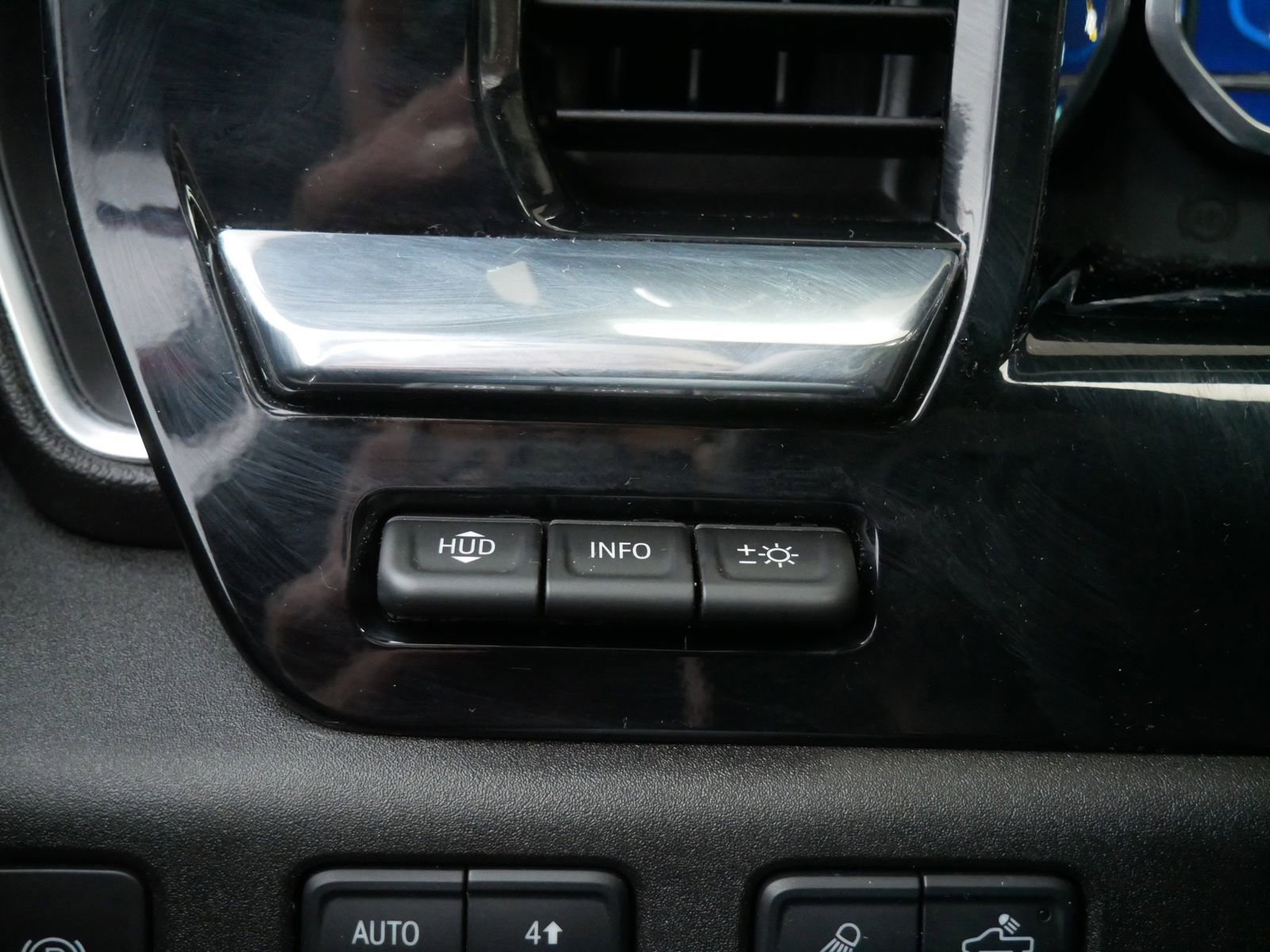 Used 2024 Chevrolet Silverado 2500 High Country w/ Technology Package image 32