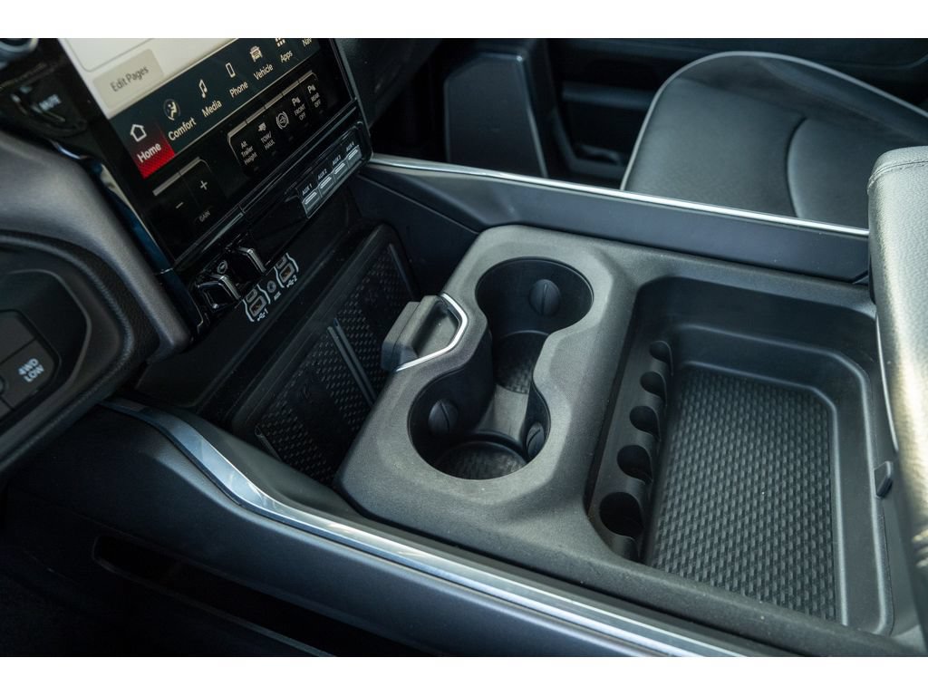 Used 2025 RAM 2500 Laramie AWD/4WD image 26