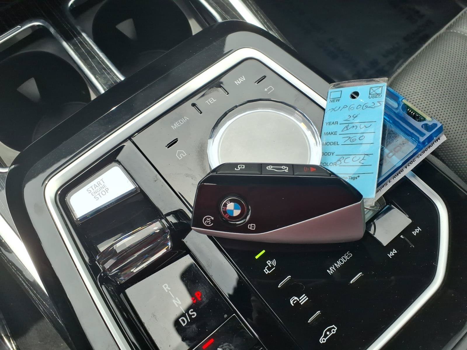 Used 2024 BMW 760i xDrive w/ Premium Package AWD/4WD image 31