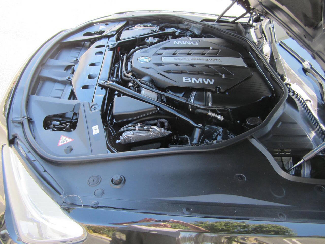 Used 2013 BMW 750i RWD image 14