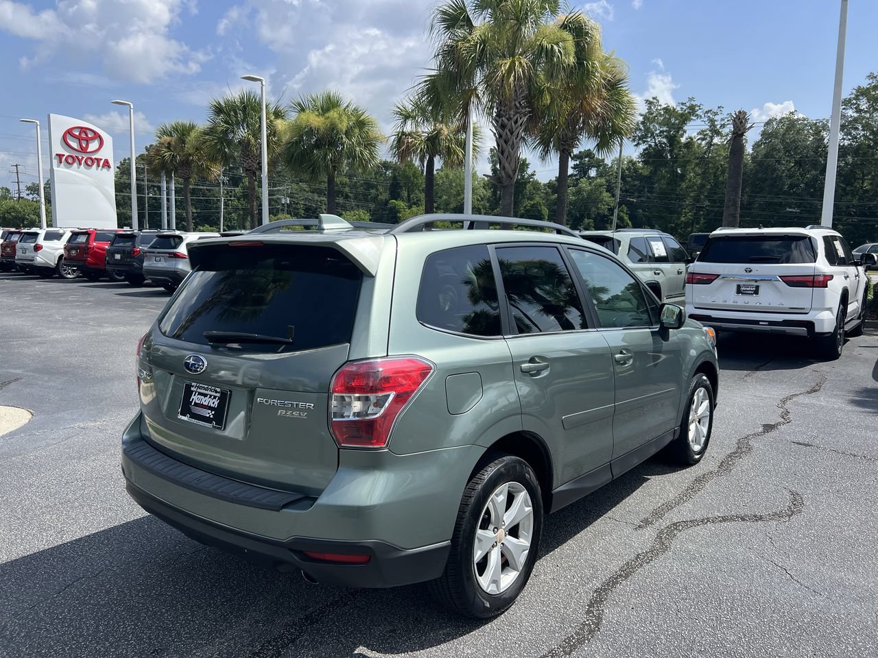 Used 2016 Subaru Forester 2.5i Limited AWD/4WD image 10