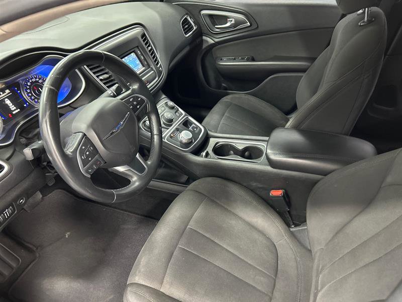 Used 2015 Chrysler 200 Limited w/ Convenience Group image 16