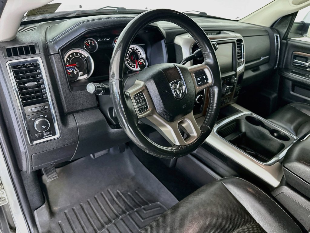 Used 2016 RAM 3500 Laramie w/ Convenience Group AWD/4WD image 28