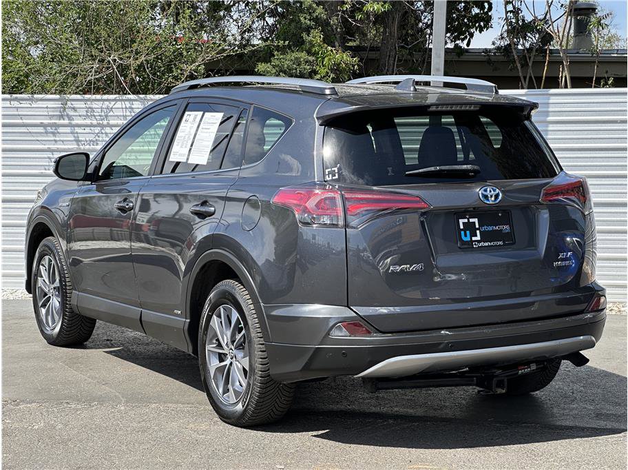 Used 2017 Toyota RAV4 XLE w/ Convenience Package AWD/4WD image 12